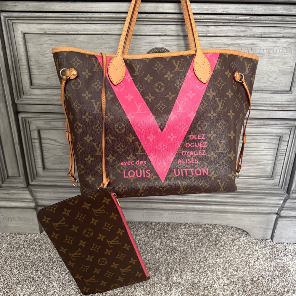 🔥 Authentic Louis Vuitton Limited Edition Pink V Neverfull MM with Pouch